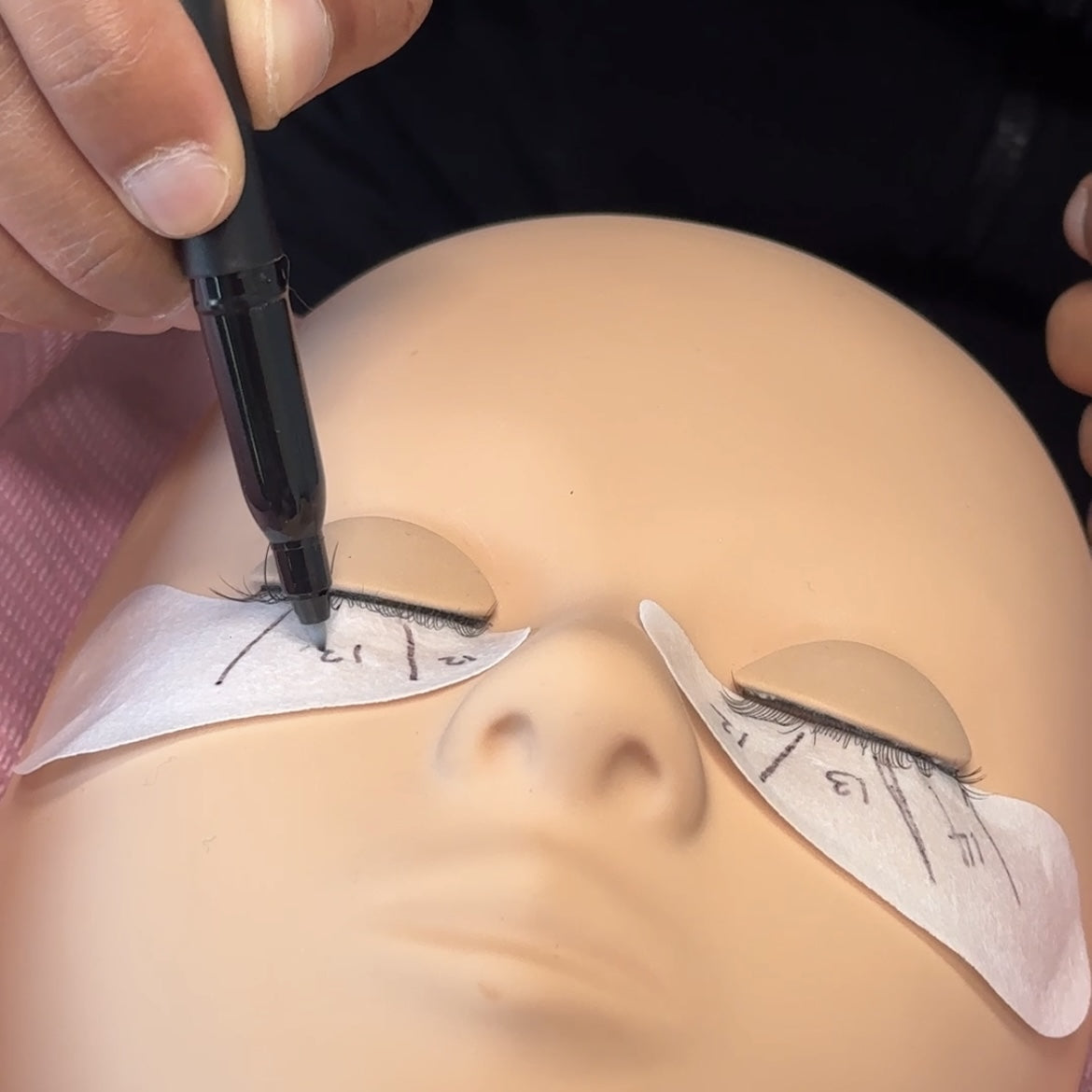 1 DAY IN PERSON LASH COURSE: MEGA VOLUME